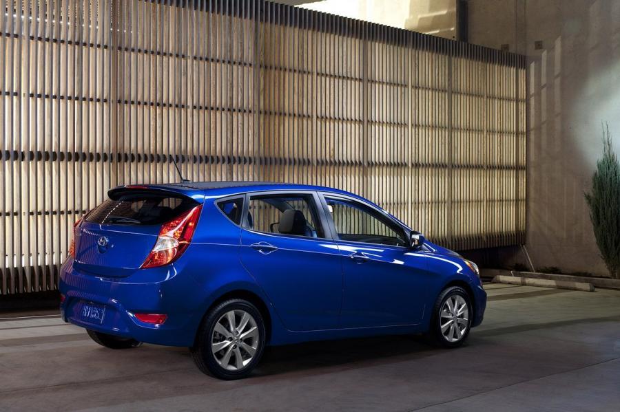  Hyundai Accent 2012 года  (фото 8 из 30)